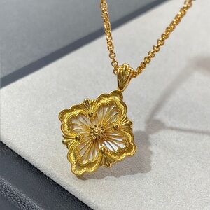 Buccellati pendant necklace